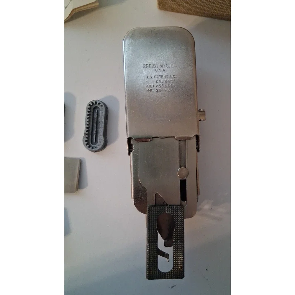 Greist Rotary Buttonholer Sewing Machine Attachment w Accessories & Instructions